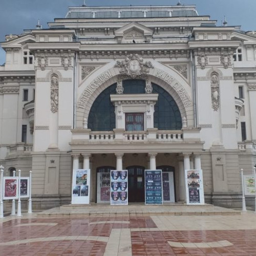 Happy Hour la Teatrul Focșani, Diseară - Contactati-ne la redactie@vrancea24.ro!