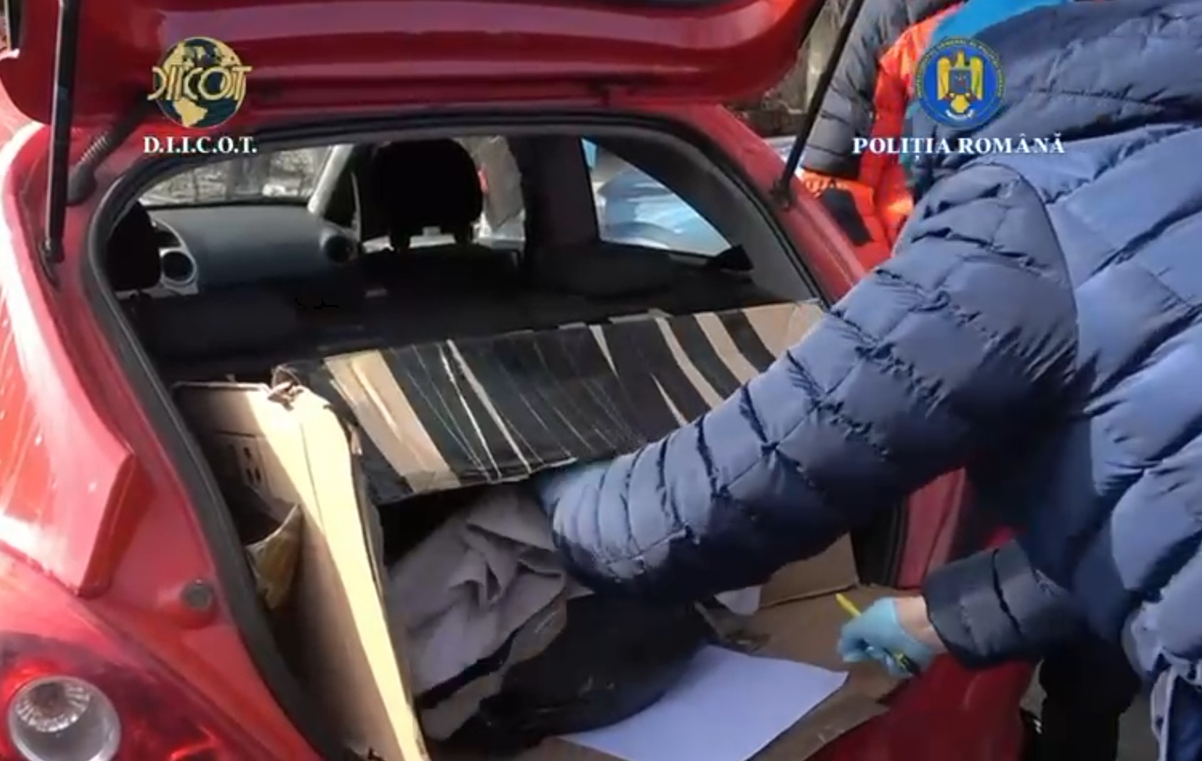 Tânăr din Galați reținut pentru trafic de droguri, prins cu 4,5 kilograme de canabis