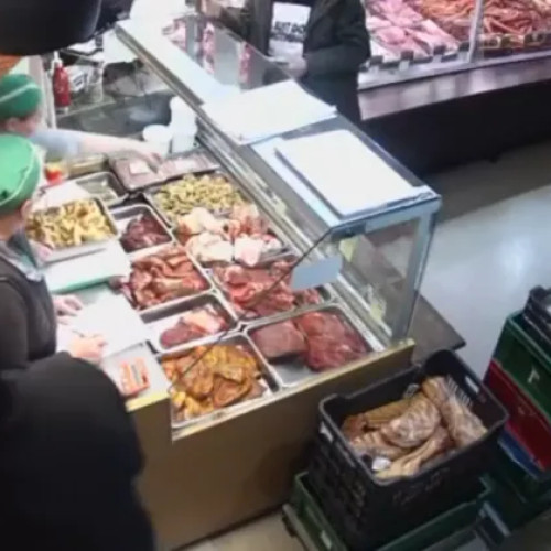 Furt în Pieța Leul din Cluj-Napoca surprins de camerele de supraveghere