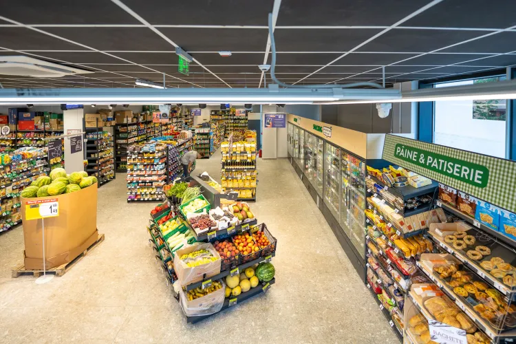 Retragerea Carrefour din România generează discuții asupra viitorului brandului