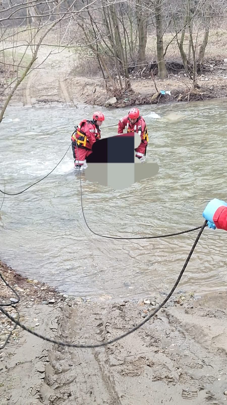 Intervenție de urgență la Balotești după o cădere în râul Topolnița