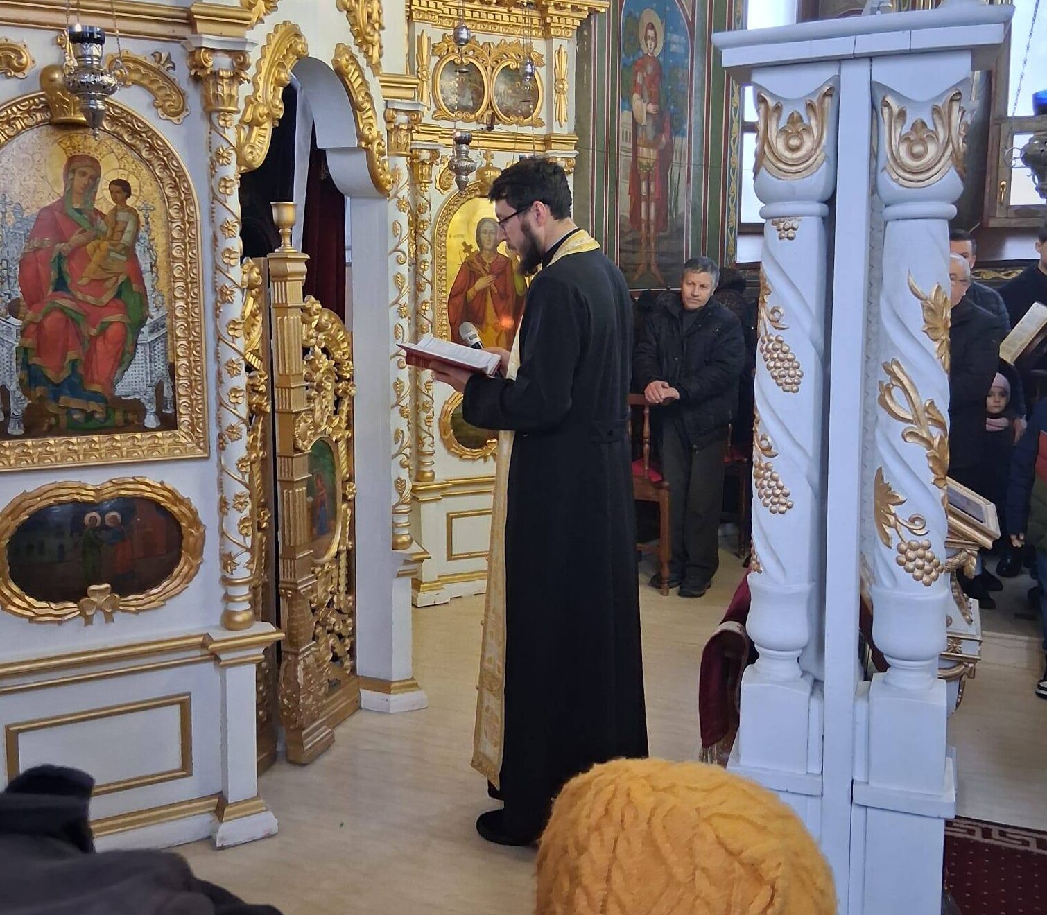 Nou preot instalat la Biserica „Sfântul Gheorghe” din Vlădeni-Deal