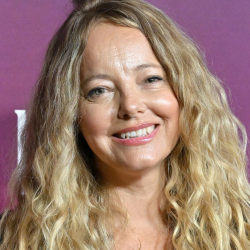 Bijou Phillips caută urgent un donator de rinichi în timp ce este spitalizată
