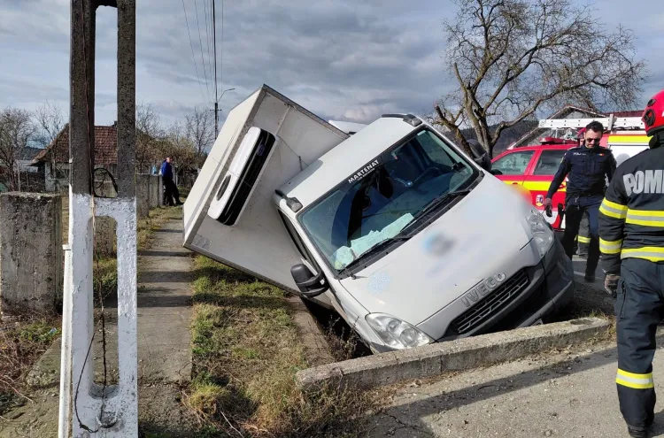 Accident rutier în Câțcău: Mai multe vehicule implicate