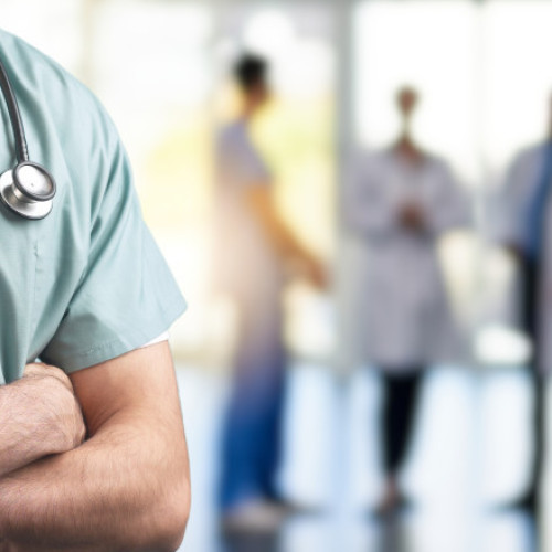 Ministrul Sănătății propune măsuri dure împotriva medicilor cu contracte duble