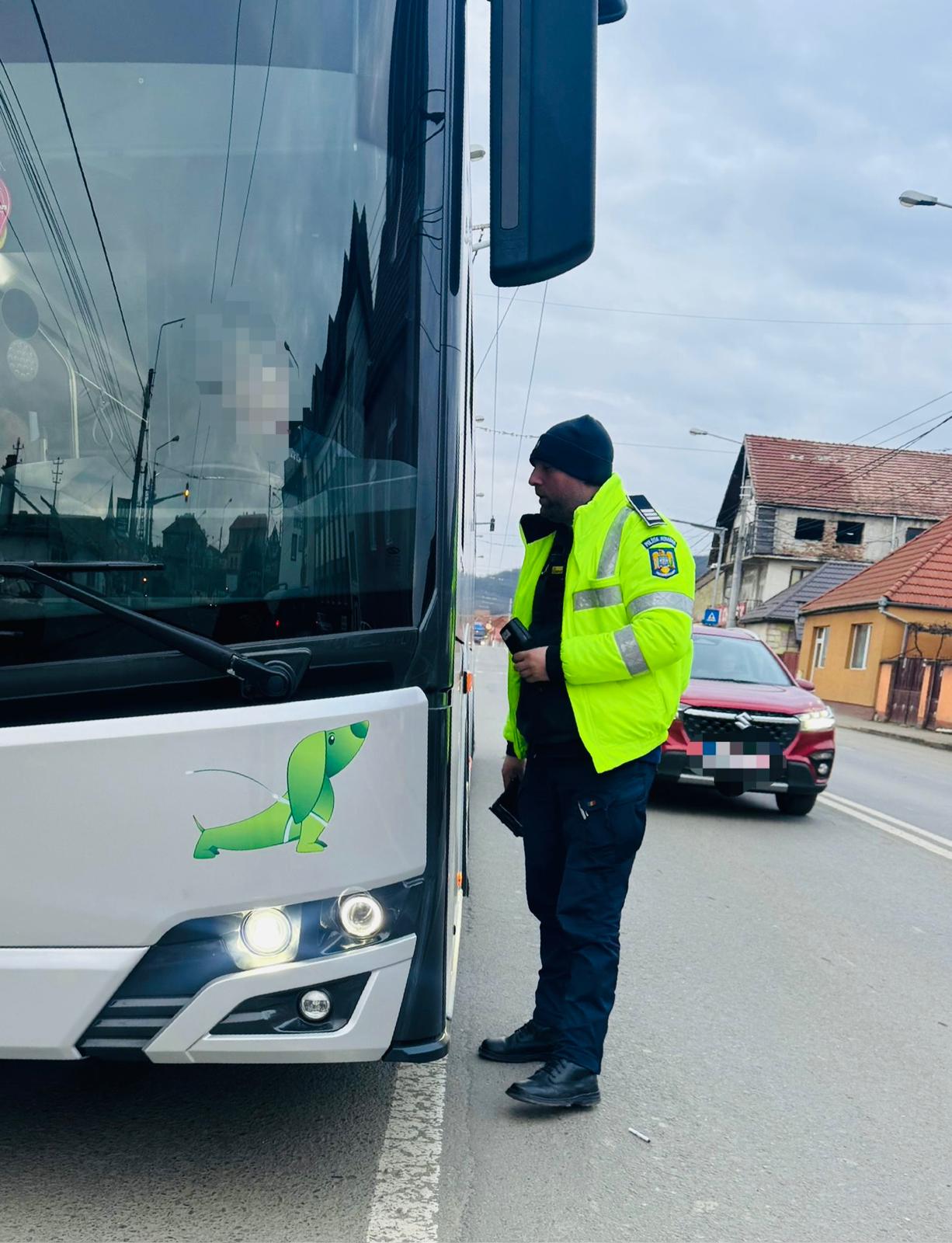Poliția din Sibiu derulează controale rutiere pentru siguranța transporturilor