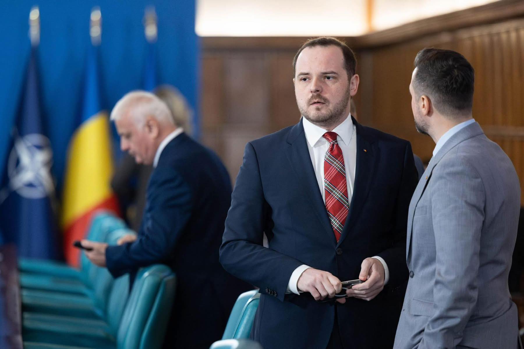 Medici angajați la stat, penalizați pentru practici în privat