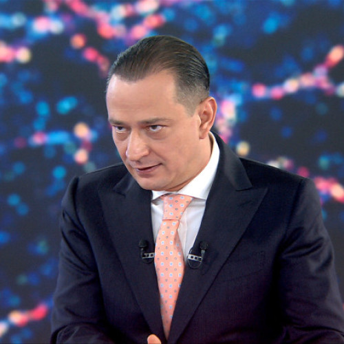 Băluță: Românii fug de premierul Bolojan ca de Jupuitu' din Moromeții