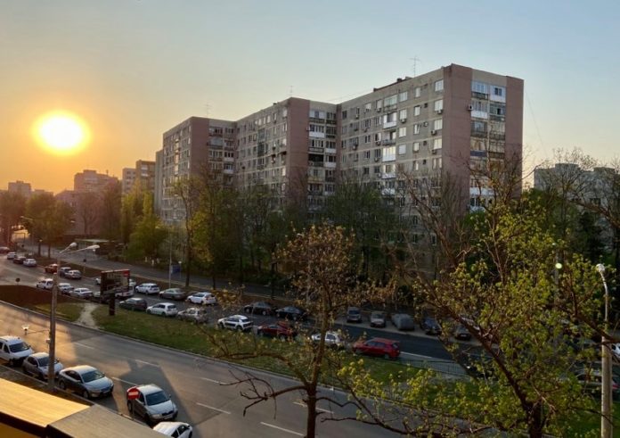 Vremea în București: Vânt puternic și ploi temporare preconizate