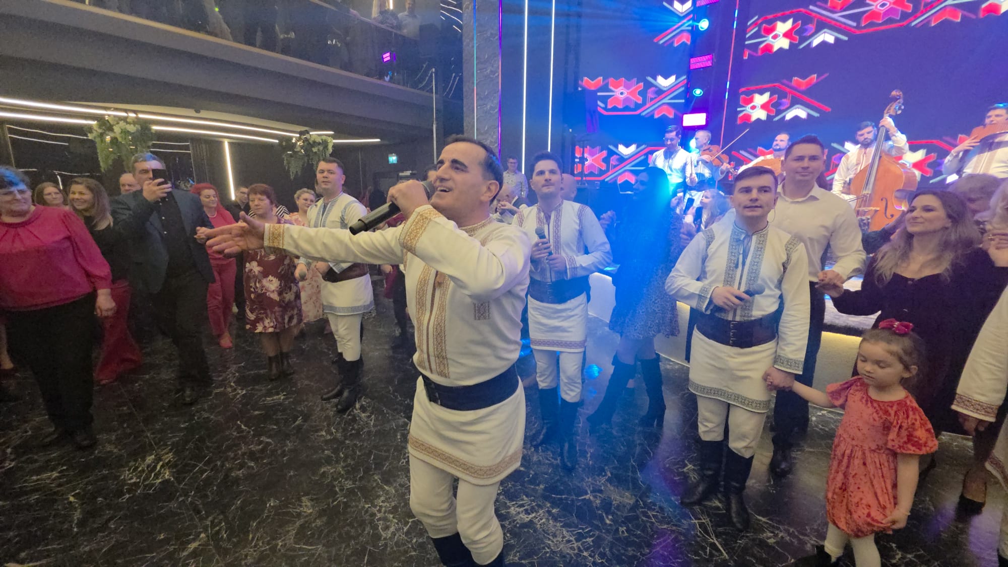 Botoșaniul sărbătorește iubirea cu un spectacol folcloric de excepție