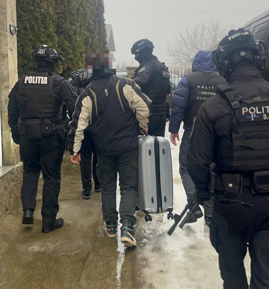 Tânăr din Botoșani reținut pentru trafic de droguri și viol asupra surorii