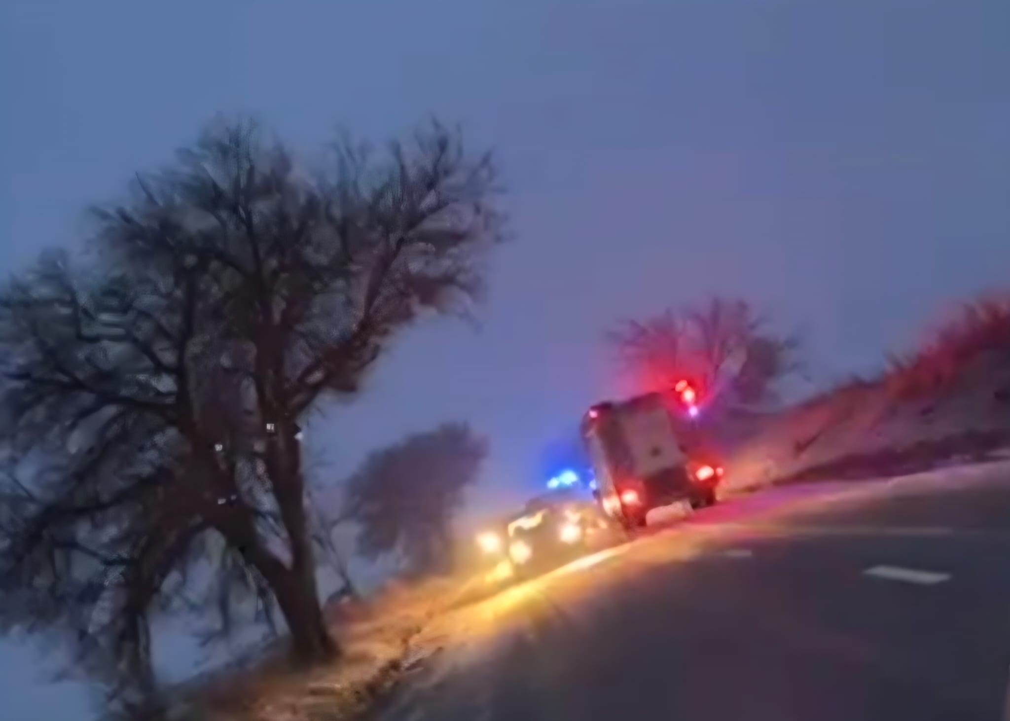 Accident rutier în Botoșani din cauza ninsorii, doi copii răniți