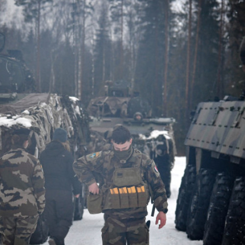 Comandamentele din Marea Britanie și Germania cer accelerarea reînarmării europene