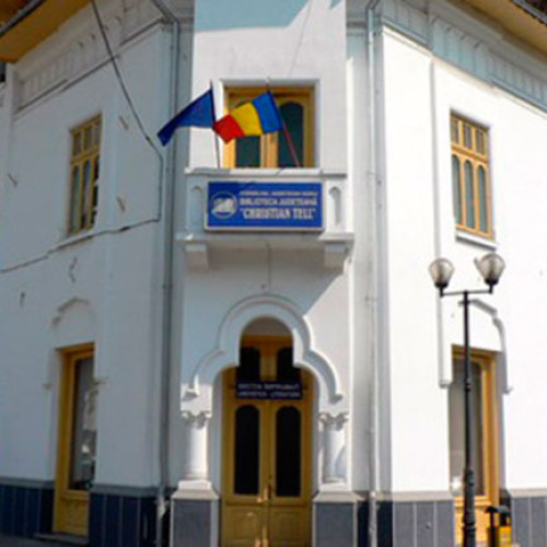 Biroul fostei directoare a bibliotecii, transformat în sală de împrumut