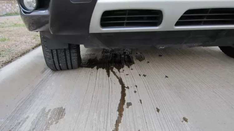 Gropile de pe strada Eta Boeriu din Cluj-Napoca, un risc serios pentru șoferi