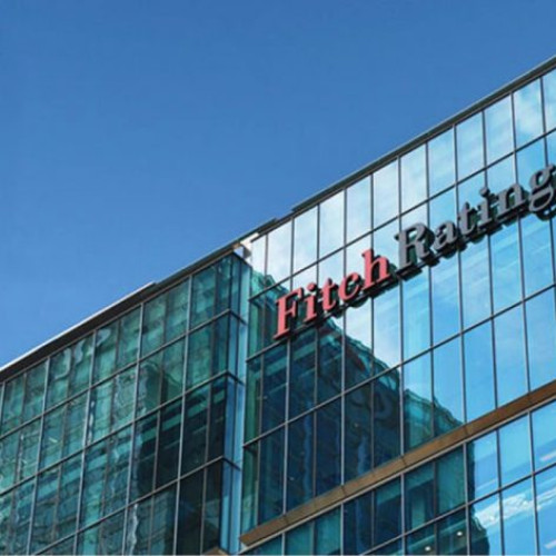 Fitch menține ratingul României la „BBB minus” cu perspectivă negativă