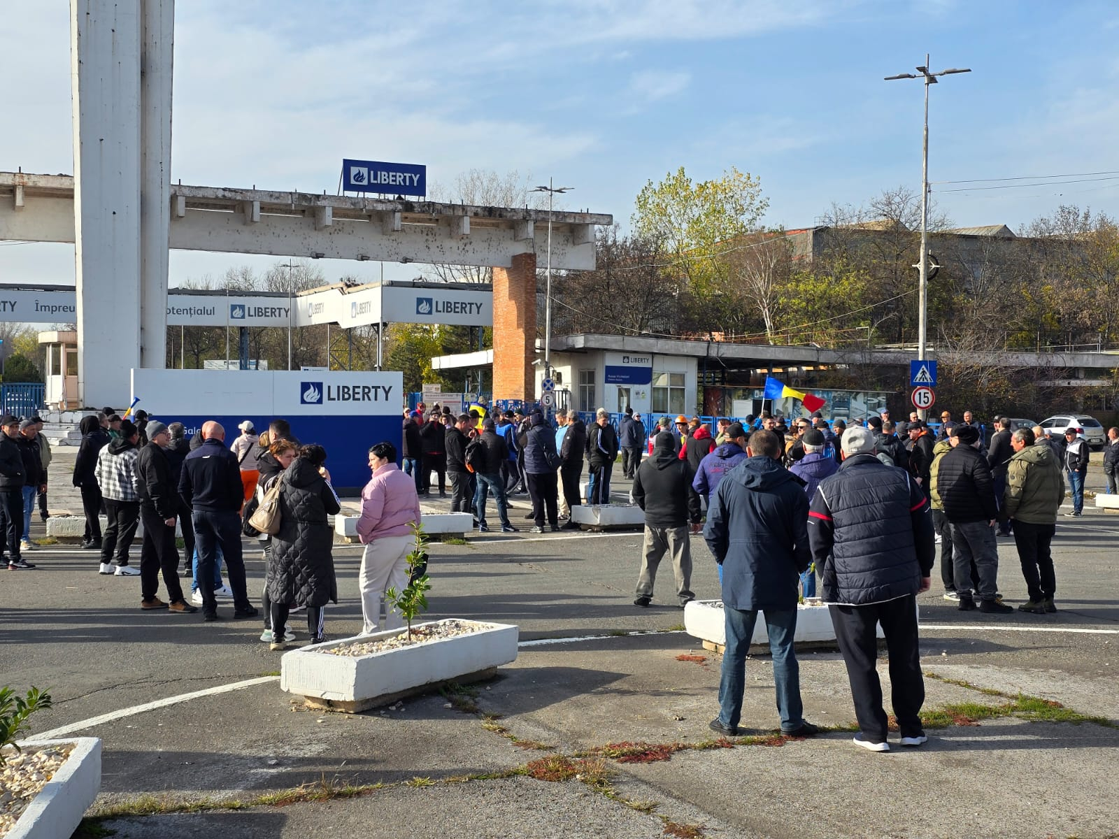 Siderurgiștii din Liberty Galați așteaptă soluții după patru luni fără salarii