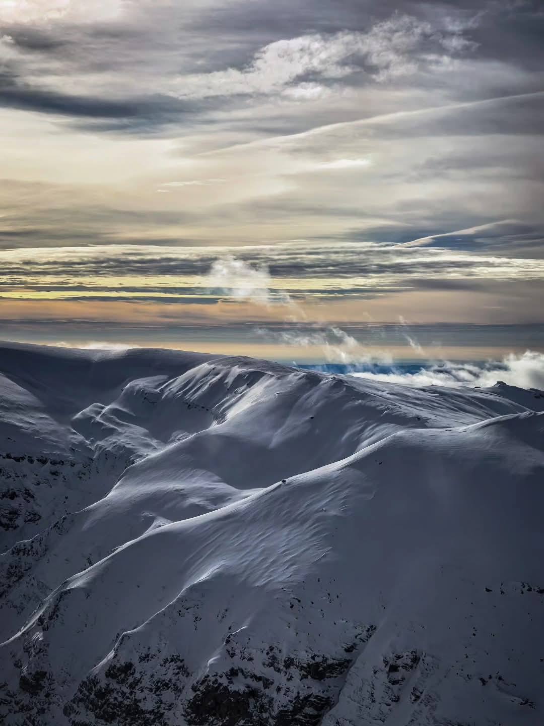 Condiții meteo alarmante în Masivul Bucegi, risc crescut de avalanșe