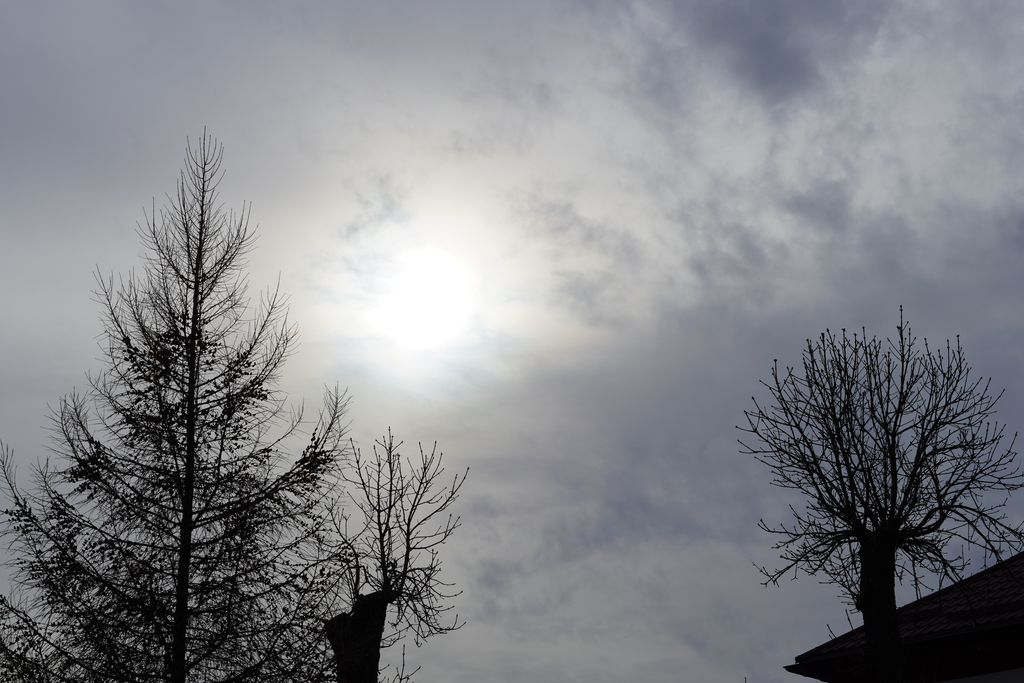 Avertizări de vreme rece și precipitații în următoarele zile