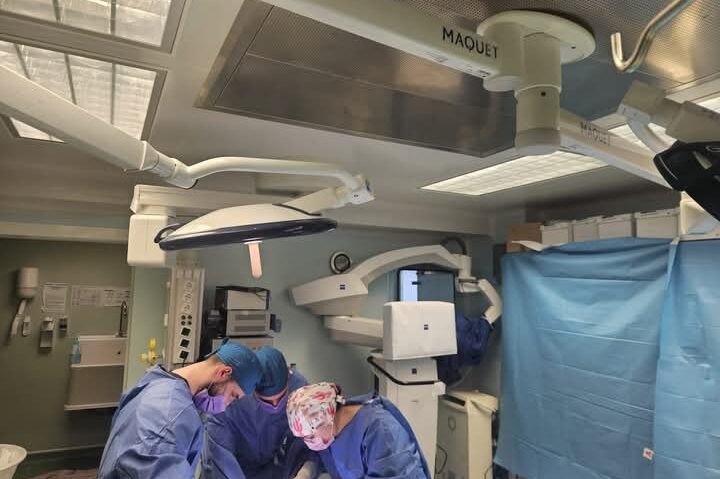 Medici din Târgu Mureș, Cluj și București realizează prelevare de organe