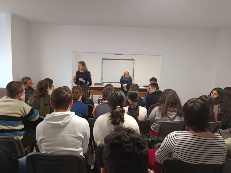 Polițiștii din Baia Mare desfășoară activități preventive pentru siguranța comunității