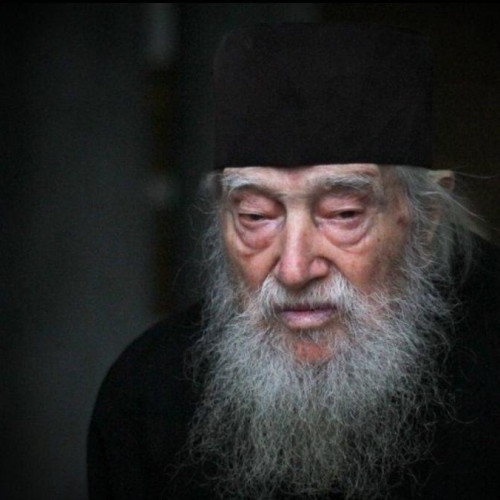 A murit arhimandritul Climent Haralamb, după șapte decenii la Mănăstirea Curtea de Argeș