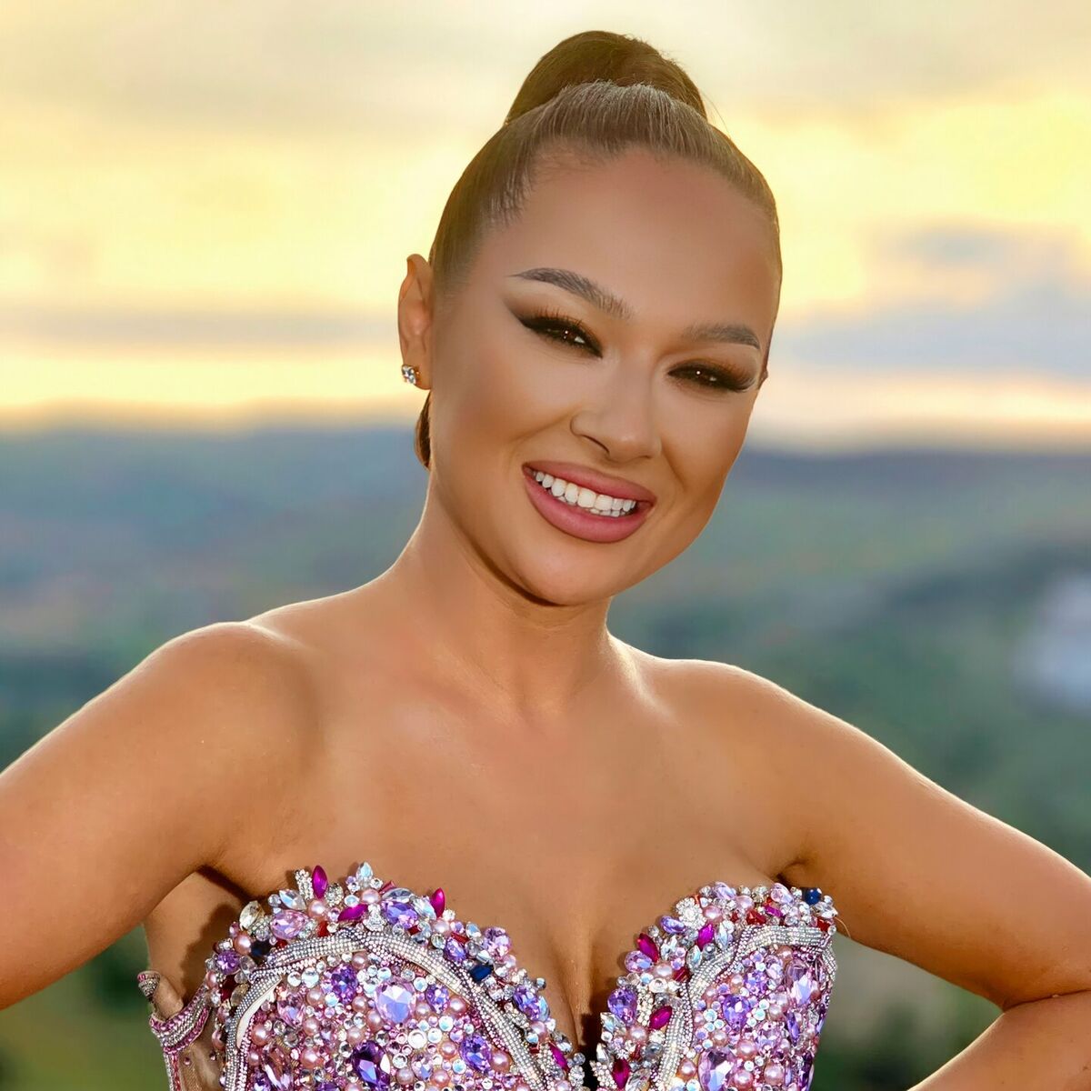 Un nou show folcloric la Solis Forum cu Vlăduța Lupău și Rapsozii Maramureșului