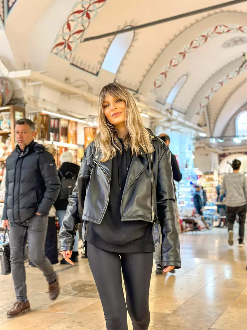 Ana Baniciu își transformă pasiunea pentru bijuterii în afacere