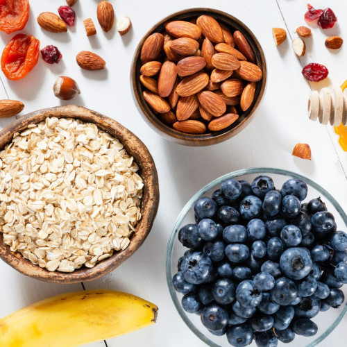 Ce ar trebui să mănânci pentru a-ți alimenta plimbările – nutriționiști sportivi împărtășesc ce au în cămări