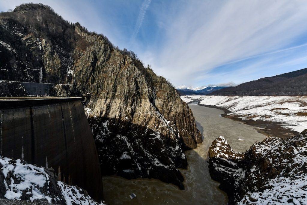 Lucrările la Barajul Vidraru se finalizează în martie