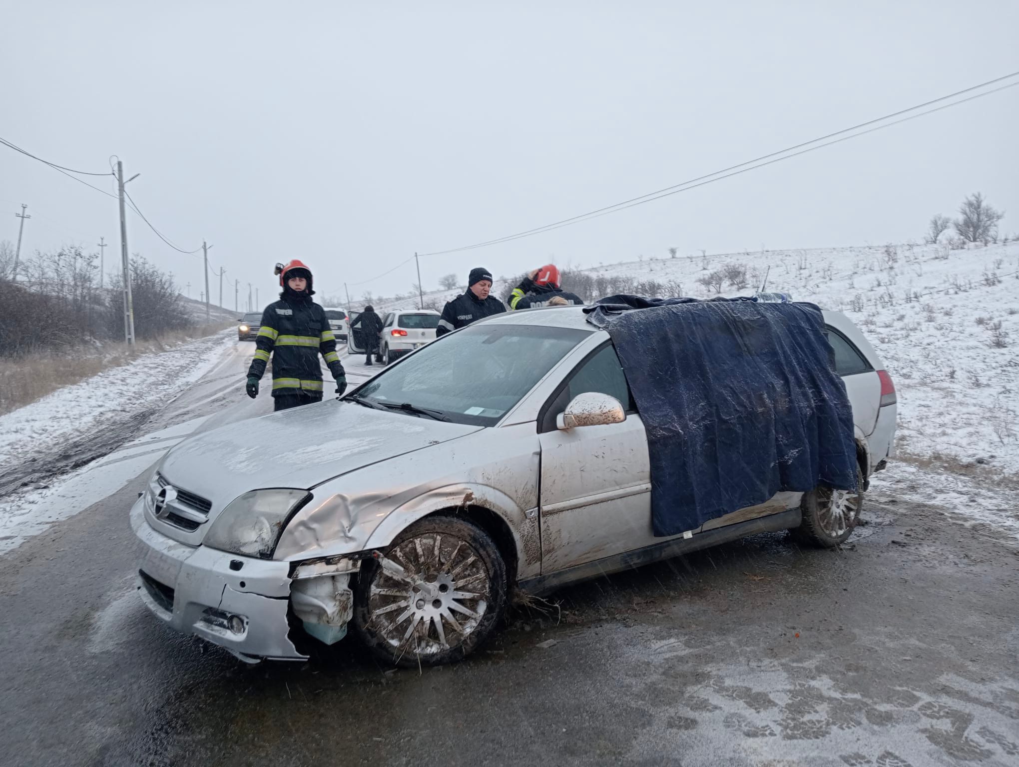 Trei persoane, printre care un bebeluș, rănite în accident la Flămânzi