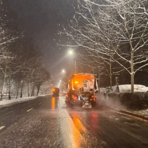 Intervenții masive pentru deszăpezire în București, pe fondul codului portocaliu