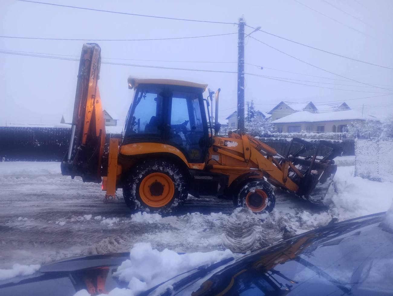 Ninsori și viscol în Băleni: Autoritățile intervin pentru menținerea circulației