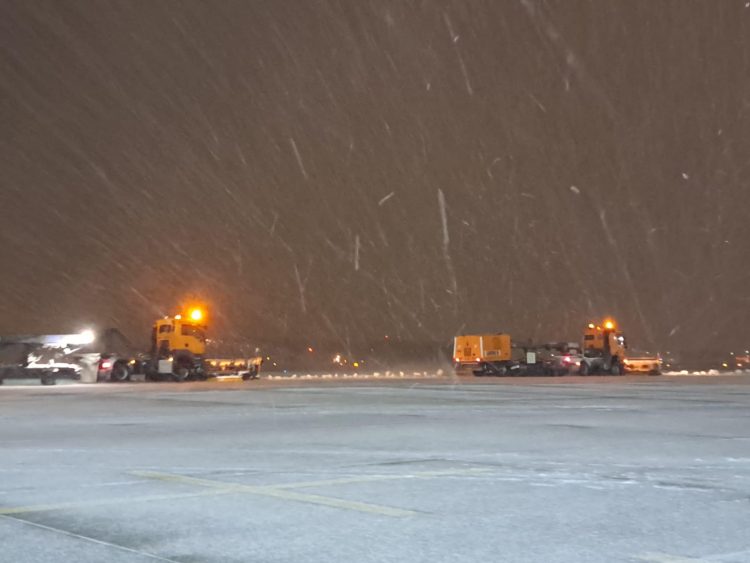 Viscolul sever paralizează circulația în întreaga țară