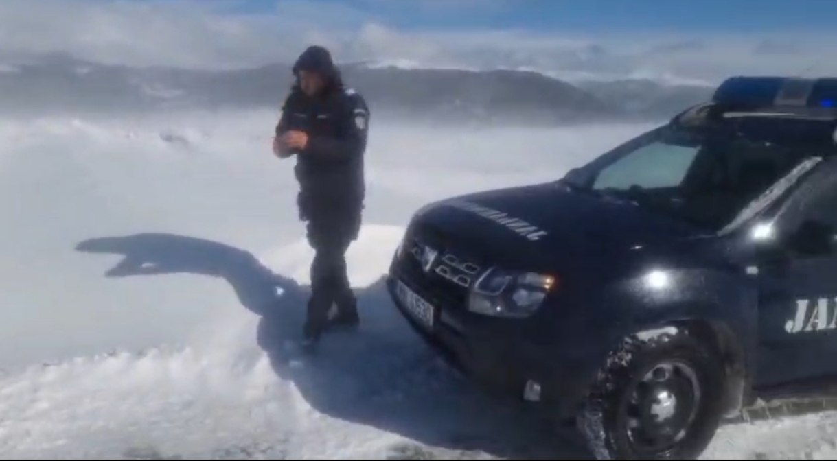 Jandarmii montani din Gorj intensifică patrularea pe fondul avertizărilor meteo