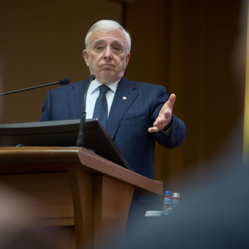 România ar putea discuta despre aderarea la euro în cinci ani