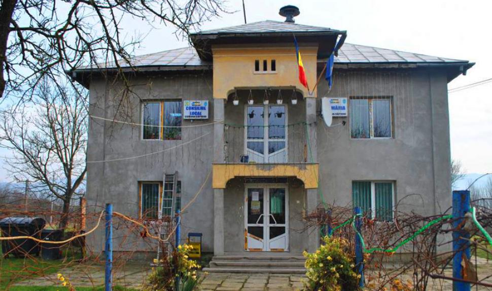 Fost primar din Căpreni scapă de răspunderea penală în curtea instanței