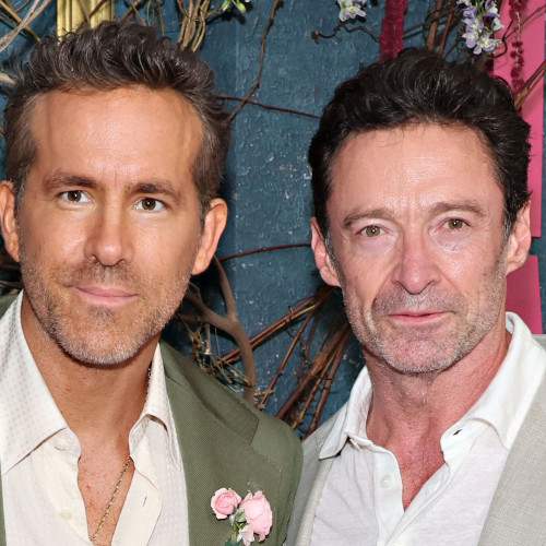 'Ce naiba' - Ryan Reynolds și Hugh Jackman șocați după ce Wrexham a primit un meci de vis în FA Cup împotriva lui Chelsea