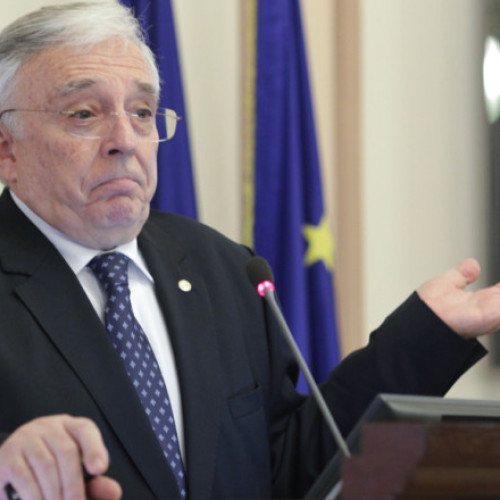 Mugur Isărescu avertizează despre riscurile din sectoarele HoReCa și comerț
