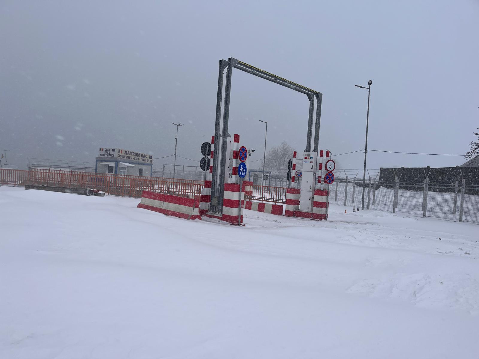 Suspensia trecerii cu bacul pentru camioane pe Dunăre