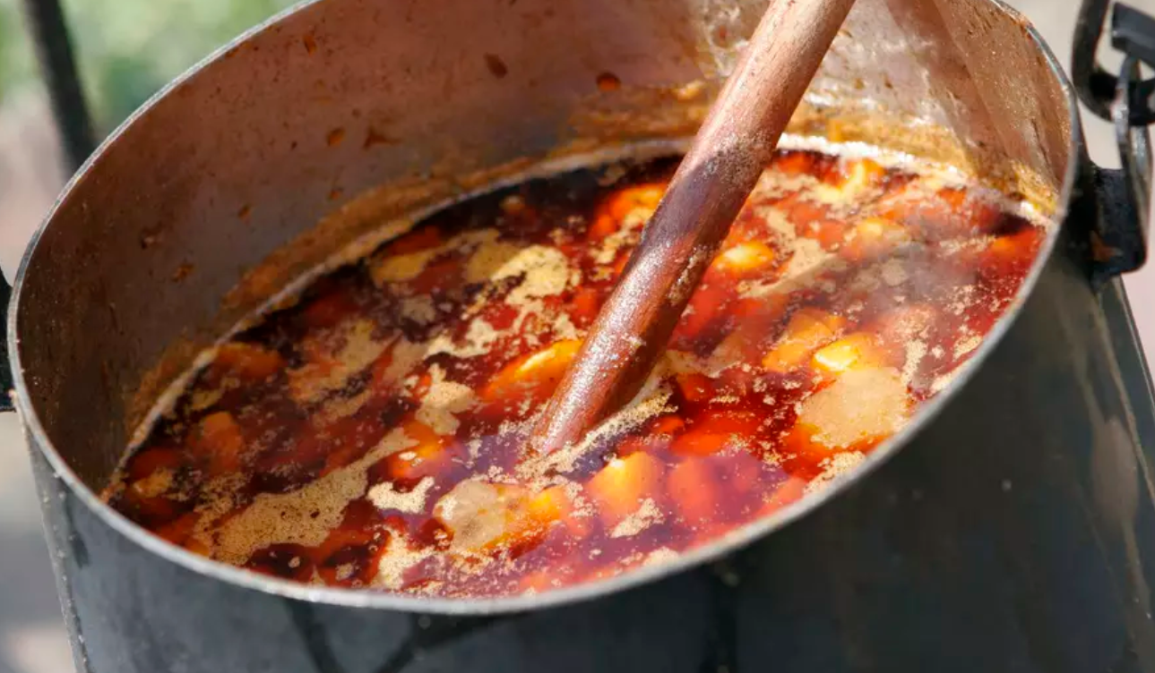 Bătălia Ceaunelor: Oaspeții sunt invitați la un festival culinar autentic