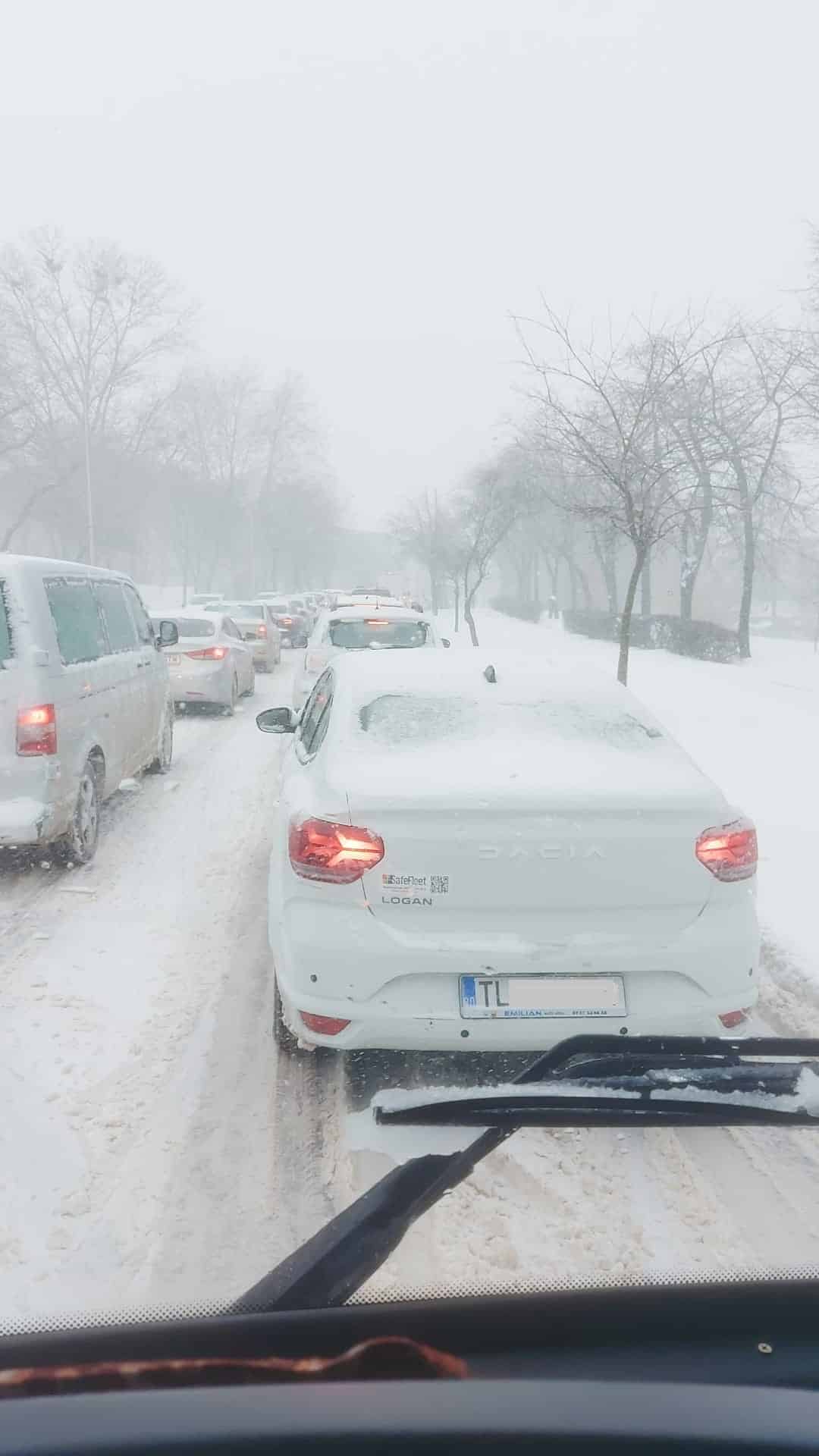 Cetățenii din Tulcea sfătuiți să evite deplasările în condiții meteo dificile
