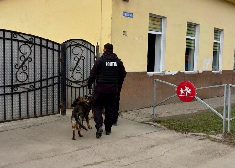 Poliția din Maramureș desfășoară acțiuni preventive în școlile din județ