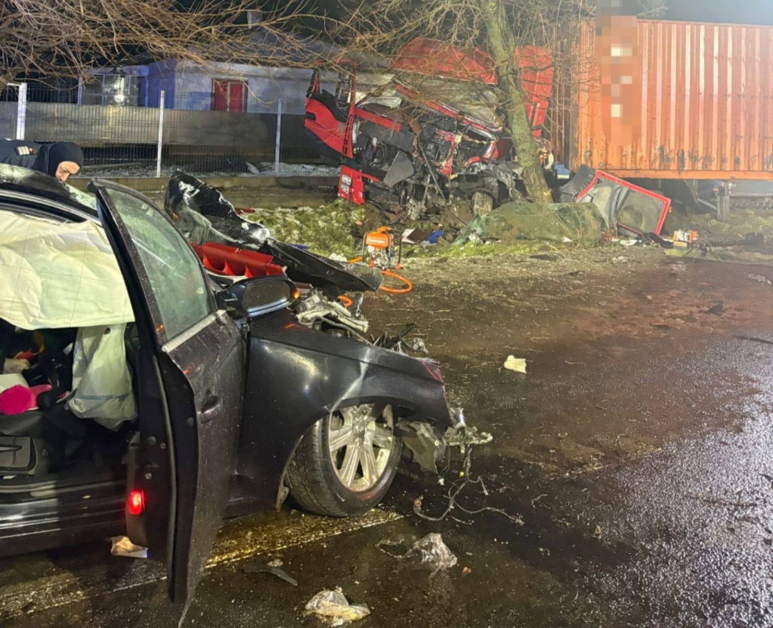 Accident mortal pe DN 2A: două persoane au decedat, alte două sunt grav rănite