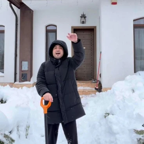 Valentin Sanfira, izolat de viscolul din București