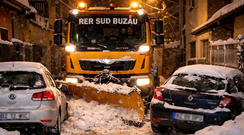 Șoferii din Buzău, rugați să lase loc utilajelor de deszăpezire