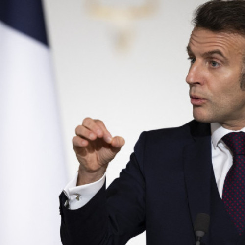 Macron acuză rețelele sociale de manipulare și cere transparență algoritmică