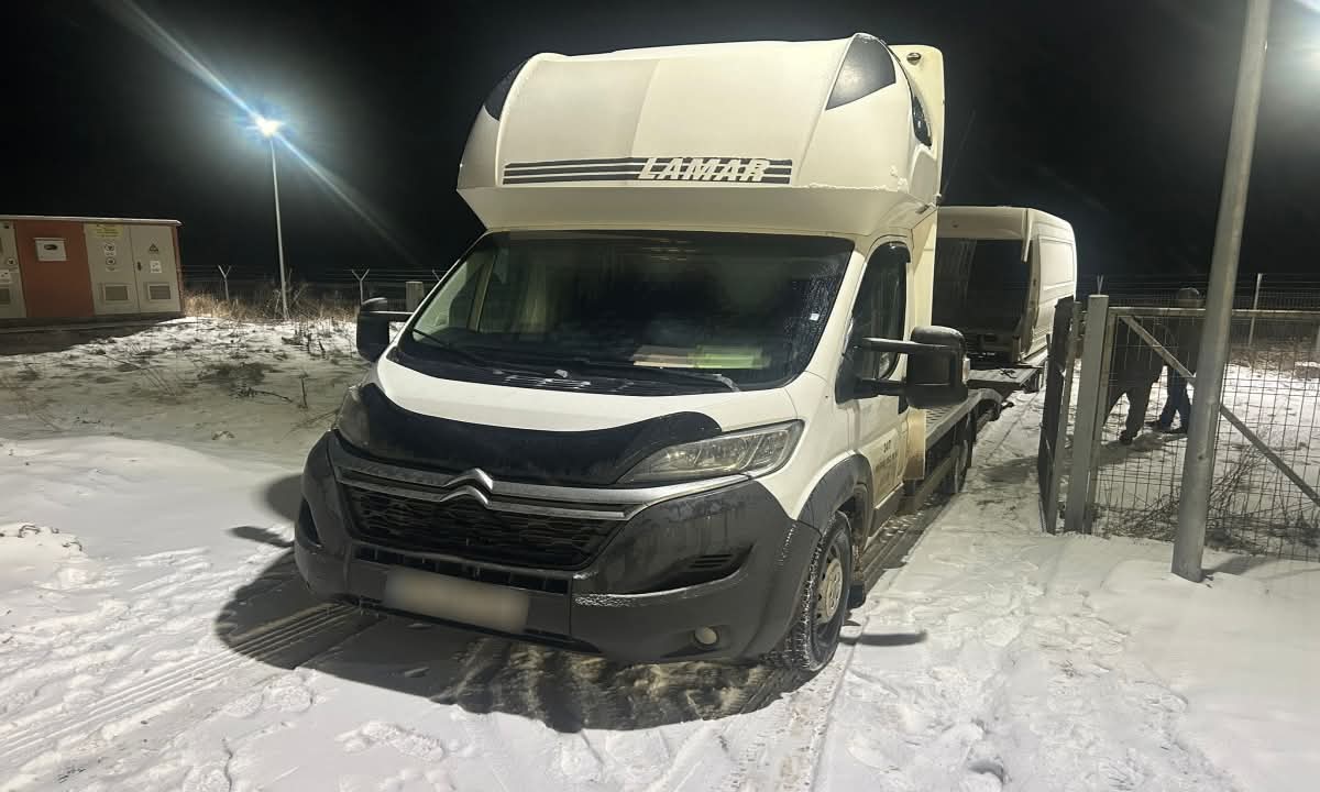 Polițiștii au descoperit caroseria unui microbuz furat din Germania