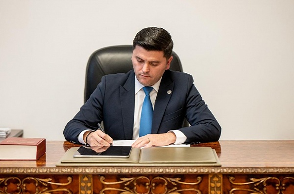 Vicepreședintele Camerei Deputaților cere zboruri regulate între Satu Mare și București