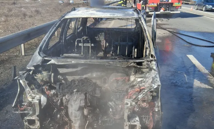Incendiu la un autoturism pe DN1 E60, nimeni nu a fost rănit